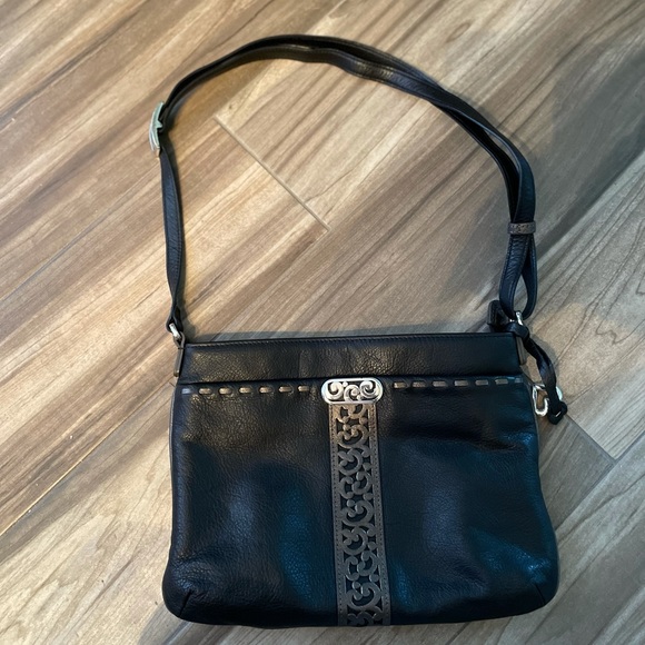 A small two toned shoulder bag by Brighton. (The Camden bag) - Picture 4 of 5